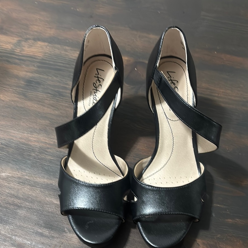 Life Stride Black Classic Heels